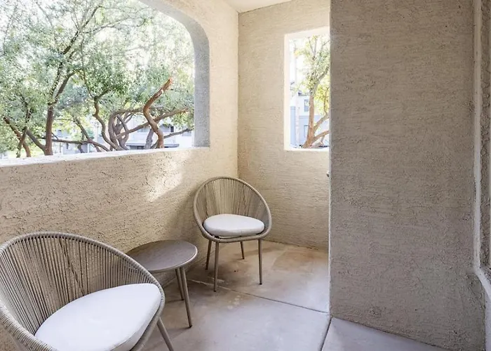 Apartment Landing - Modern With Amazing Amenities *
