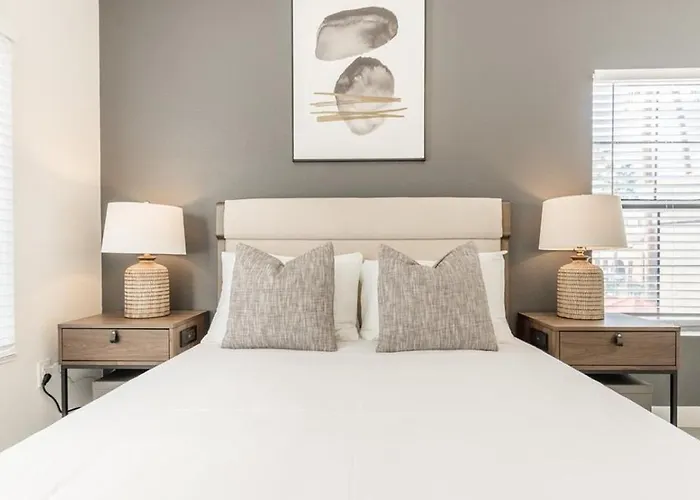 Landing - Modern With Amazing Amenities