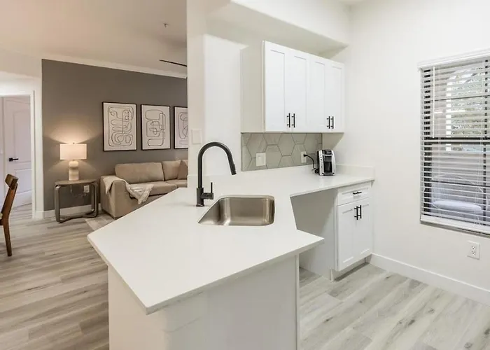 Apartment Landing - Modern With Amazing Amenities